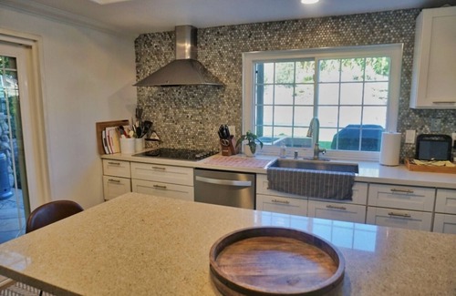 Tierrasanta House | Spacious 4-bedroom suburban retreat in San Diego! Backyard, BBQ, Pool & Jacuzzi