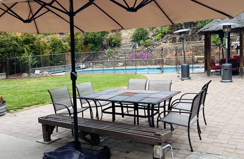 Tierrasanta House | Spacious 4-bedroom suburban retreat in San Diego! Backyard, BBQ, Pool & Jacuzzi