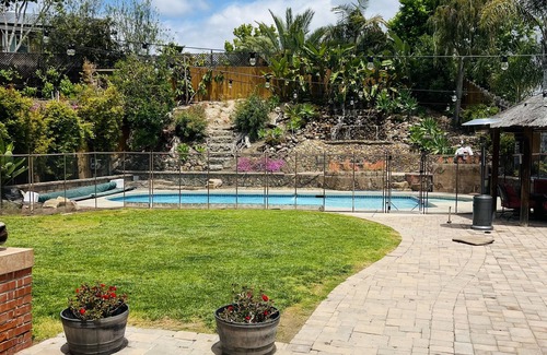 Tierrasanta House | Spacious 4-bedroom suburban retreat in San Diego! Backyard, BBQ, Pool & Jacuzzi