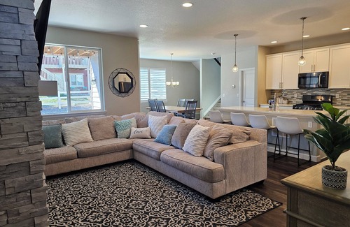 Castle Rock House | Spacious 4-bedroom house in delightful Castle Rock with WiFi