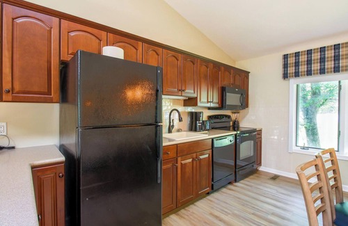 McGaheysville Condo | Spacious 4-bedroom condo in awesome Massanutten with AC, fitness room, WiFi