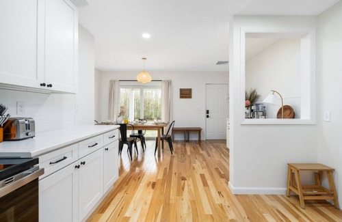 Point Judith House | Spacious 4-bedroom in wonderful Narragansett.Short walk to family friendly beach