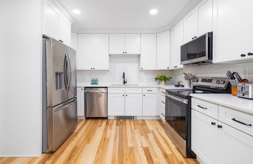 Point Judith House | Spacious 4-bedroom in wonderful Narragansett.Short walk to family friendly beach