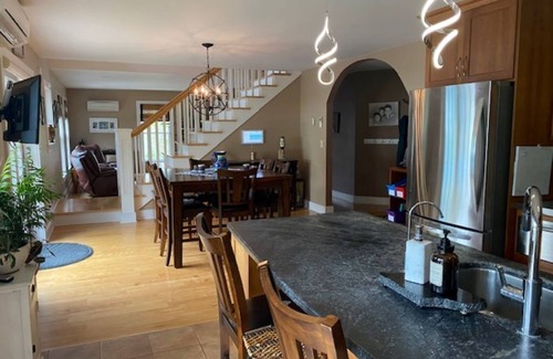 Williamstown House | Spacious 4 bedroom, big pool & outdoor space. Close for local summer activities!