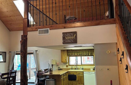 Pinetop House | Spacious 4 Bedroom cabin Pinetop Country Club with AC