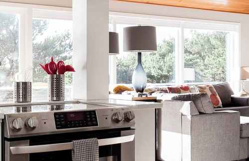 Manzanita House | Spacious 4BD Beach House - Pet-Friendly