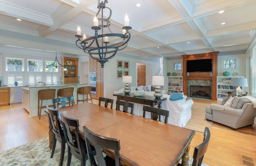 Vanderhorst Plantation House | Spacious 4BD w/Guest House! Private Pool + Hot Tub