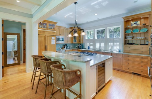 Vanderhorst Plantation House | Spacious 4BD w/Guest House! Private Pool + Hot Tub