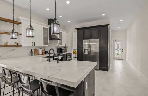 Jensen Beach House | Spacious 4BR 10 beds, 10mins to Beach!