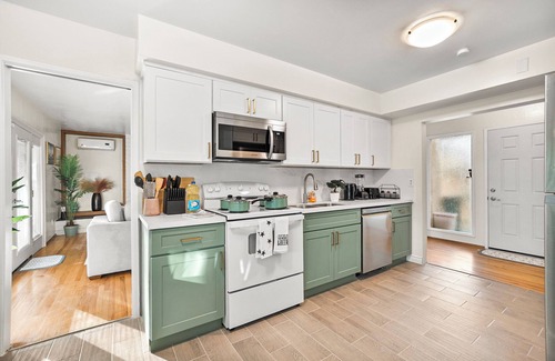 La Mesa House | Spacious 4BR/2BTH King Bed Ranch Style, Prime Area