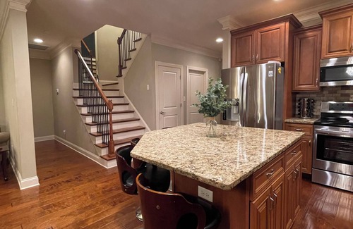 Ashley Oaks House | Spacious 4BR/3BA Home with Hot Tub & Gym – 20 Mins to UT Knoxville!