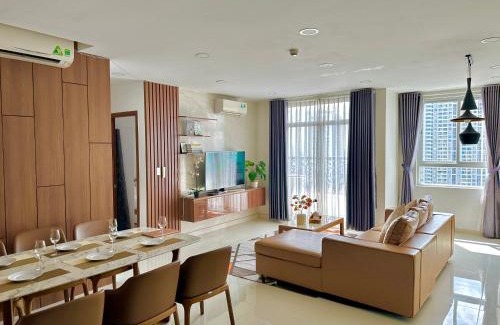 District 4 Apartment | Spacious 4BR apat at Saigon Centre with pool, supermarket, view