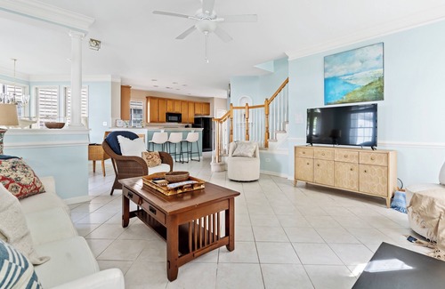 Bayside House | Spacious 4BR Home in Bayside Balcony, Bikes, Pools & Family Amenities
