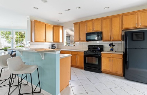 Bayside House | Spacious 4BR Home in Bayside Balcony, Bikes, Pools & Family Amenities