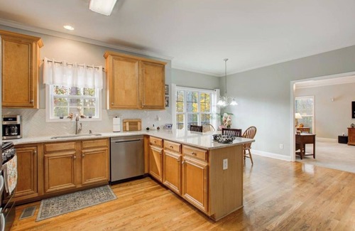 Douglasville House | Spacious 4BR House with pool, garden & jacuzzi tub.