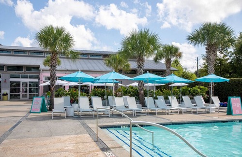 North Charleston Apartment | Spacious 4BR Near Charleston | Pool Access ($)