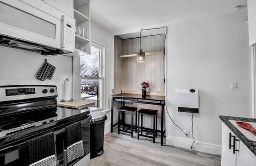 North Buffalo House | Spacious 4BR Near UB and Niagara Falls - Pet Friendly
