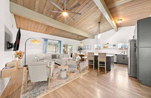 College West House | Spacious 4BR Retreat w/Hot Tub, Fire Pit & Patio