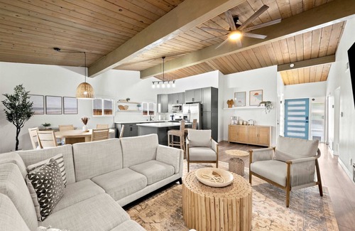 College West House | Spacious 4BR Retreat w/Hot Tub, Fire Pit & Patio