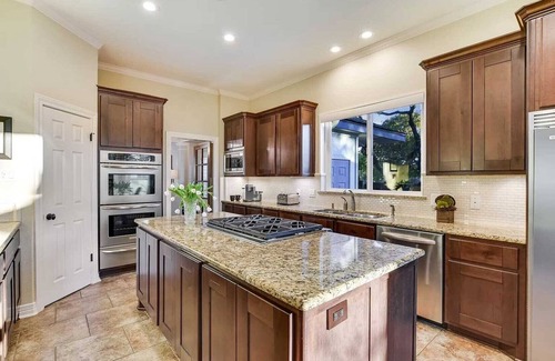 Barton Creek West House | Spacious 5 Bdrm Greenbelt Home with Pool - Family & Pet Friendly