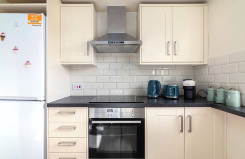 Camden Town with Primrose Hill Apartment | Spacious 5-Bed Apartment in Camden Town