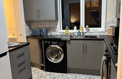 Derby House | Spacious 5 bed with all the comforts of home