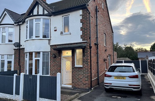 Derby House | Spacious 5 bed with all the comforts of home