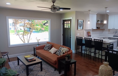 East Point House | Spacious 5-bedrm house in enchanting East Point with WiFi, AC. 4 mins to airport
