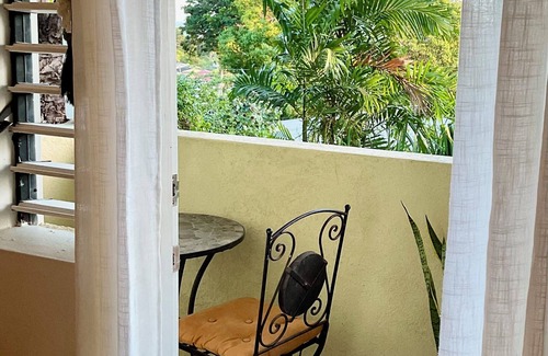 Whitehall House | Spacious 5-Bedroom Retreat – Sleeps 10 (+ Optional Apartment for 2 More!)