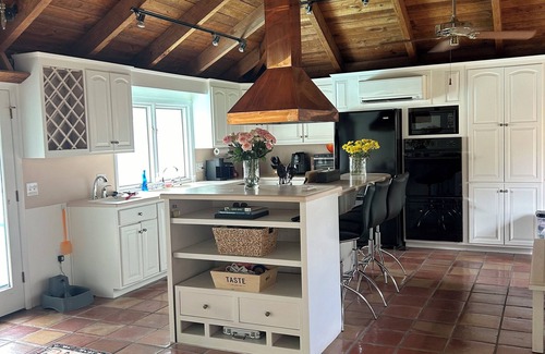 Northeast Virginia Beach House | Spacious 5-bedroom with pool, pet friendly on the Northend of Virginia Beach.