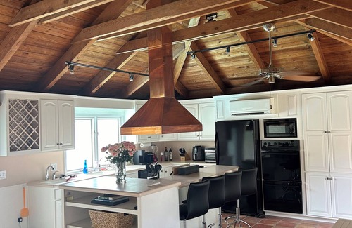 Northeast Virginia Beach House | Spacious 5-bedroom with pool, pet friendly on the Northend of Virginia Beach.