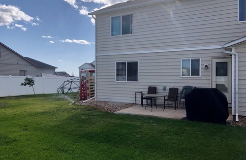 Laramie House | Spacious 5 bedroom, 3.5 bath home. Great for individuals, groups, and families!