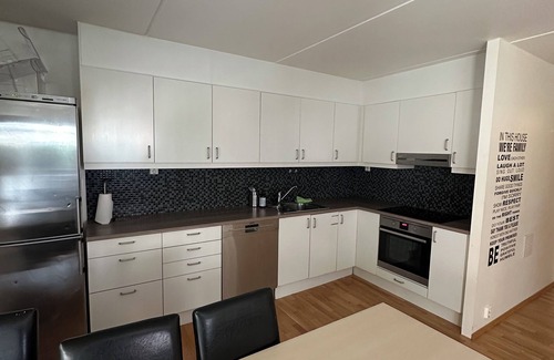 Sinsen Apartment | Spacious 5-bedroom apartment with 2 bathrooms in Løren