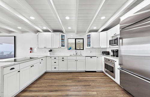 Capistrano Beach House | Spacious 5-bedroom Beachfront Home on Beach Road!