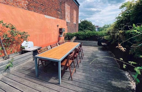 Antwerp House | Spacious 5-bedroom back house in beautiful Antwerp with AC and rooftop terrace
