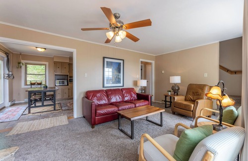 Snowshoe House | Spacious 5-bedroom bungalow near Cupp Run w/beautiful western & sunset views