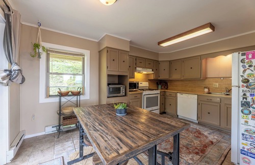 Snowshoe House | Spacious 5-bedroom bungalow near Cupp Run w/beautiful western & sunset views
