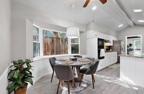 Richardson House | Spacious 5-bedroom house in wonderful Richardson with Arcade Games