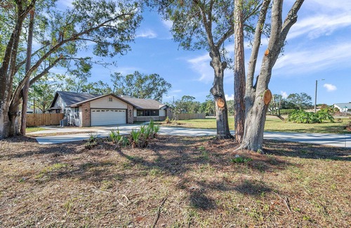 Braden River House | Spacious 5-bedroom house on Acreage near Beaches and Sarasota Shopping Centers
