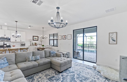 Lakewood Ranch House | Spacious 5-bedroom house in the resort style Community of Lorraine Lakes!