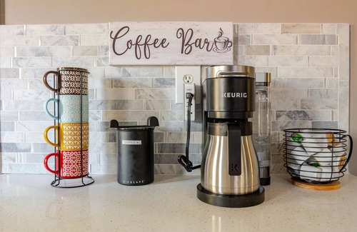 Latonia House | Spacious 5-bedroom house in historical Covington less than 10 mins to DT Cincy