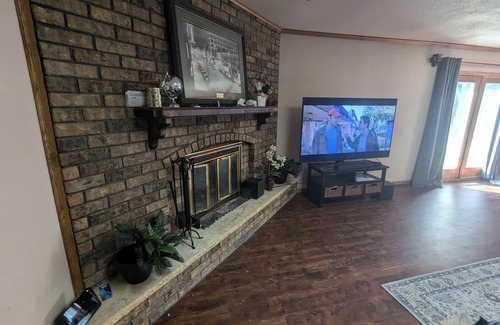 Green Bay House | Spacious 5-bedroom house in Green Bay with WiFi, AC available for 2025 NFL draf
