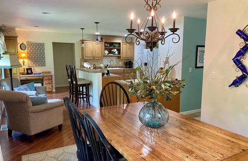 St Ignace House | Spacious 5-Bedroom Home with AC Close to Ferries