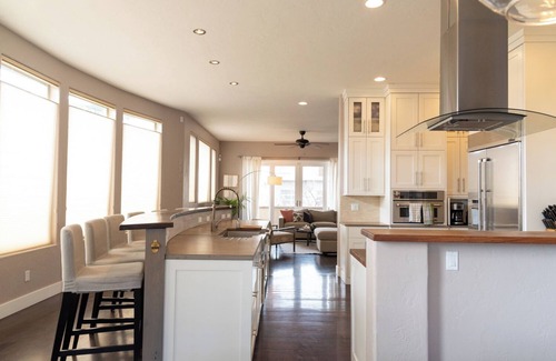 Dakota Ridge - Northbriar House | Spacious 5-bedroom Home with Gorgeous Mountain Views & Trails in North Boulder