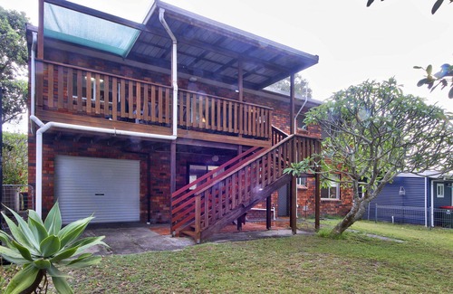 Hat Head House | Spacious 5 bedroom house overlooking the creek, large enough for two families