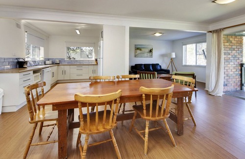 Hat Head House | Spacious 5 bedroom house overlooking the creek, large enough for two families