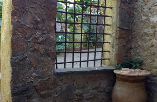 Aidone House | Spacious 5-bedroom house in charming Aidone with WiFi, terraces, private garden