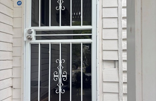 Opelika House | Spacious 5-bedroom house with WiFi, AC in welcoming Opelika