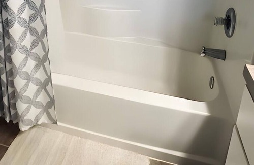 Ravenna House | Spacious 5-bedroom house in serene Seattle with WiFi and AC