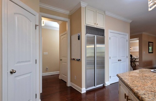 Durham House | Spacious 5 Bedroom House, Walk to the Eno River & Trails, 10 min from Duke/RTP